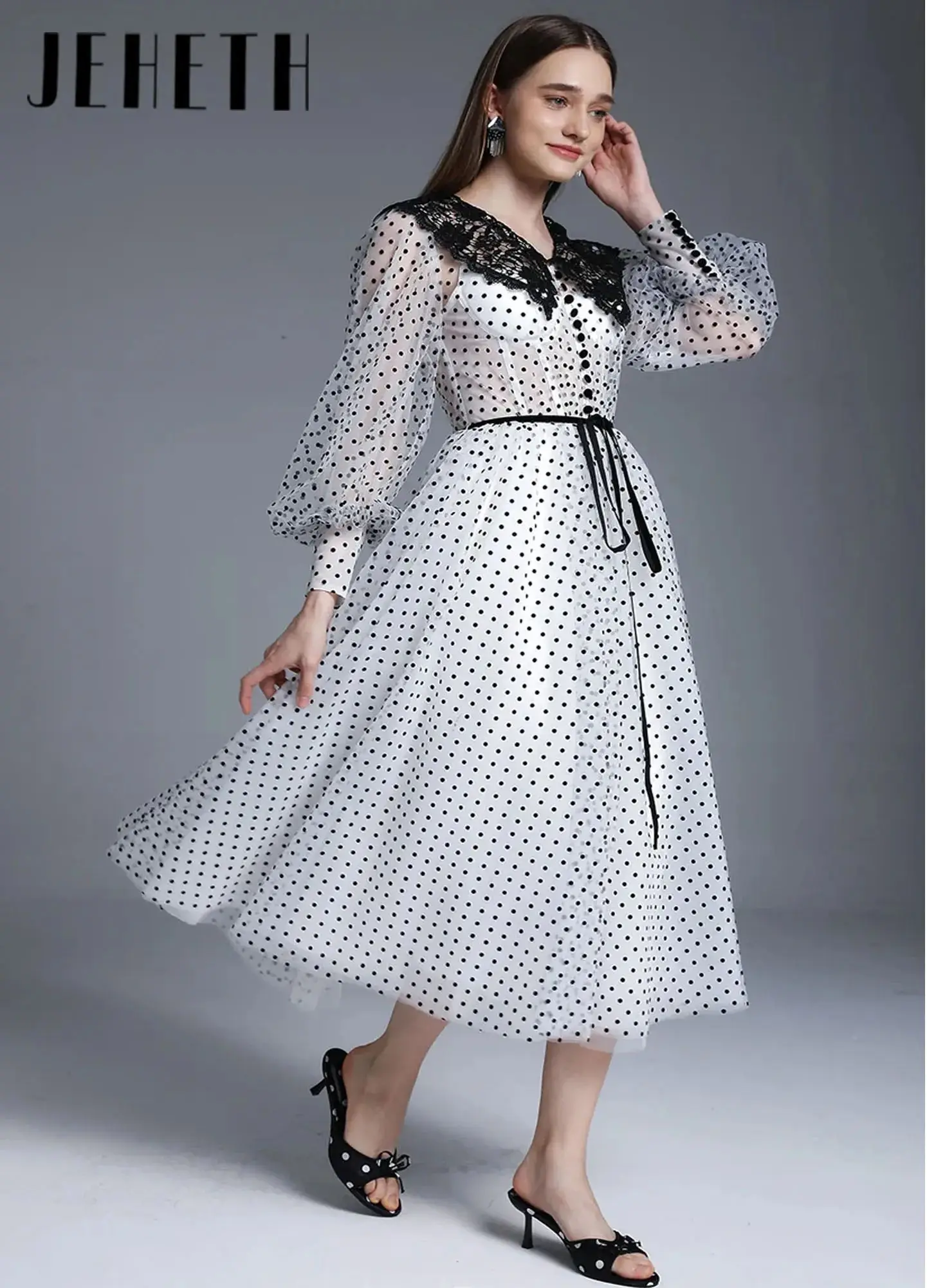 

Simple Black Polka Dot Long Sleeve A-line Prom Dress Classic Tulle Tea-Length Evening Gown for Special Occasions Customized
