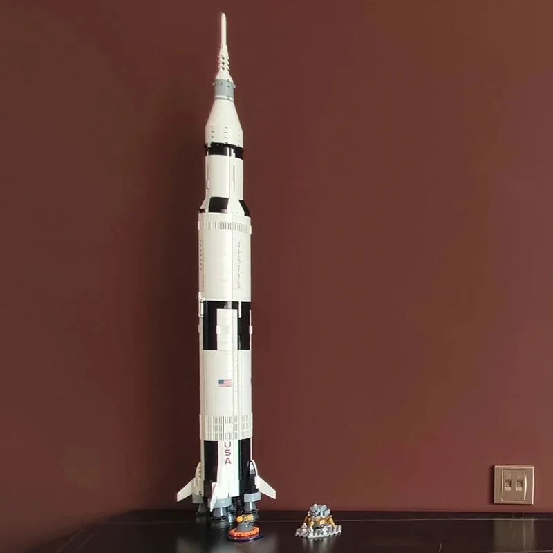 The Apollo Saturn V 92176 100Cm Space Rocket Building Blocks Bricks Educational Kids Adults Toys Christmas Birthday Gifts 21309