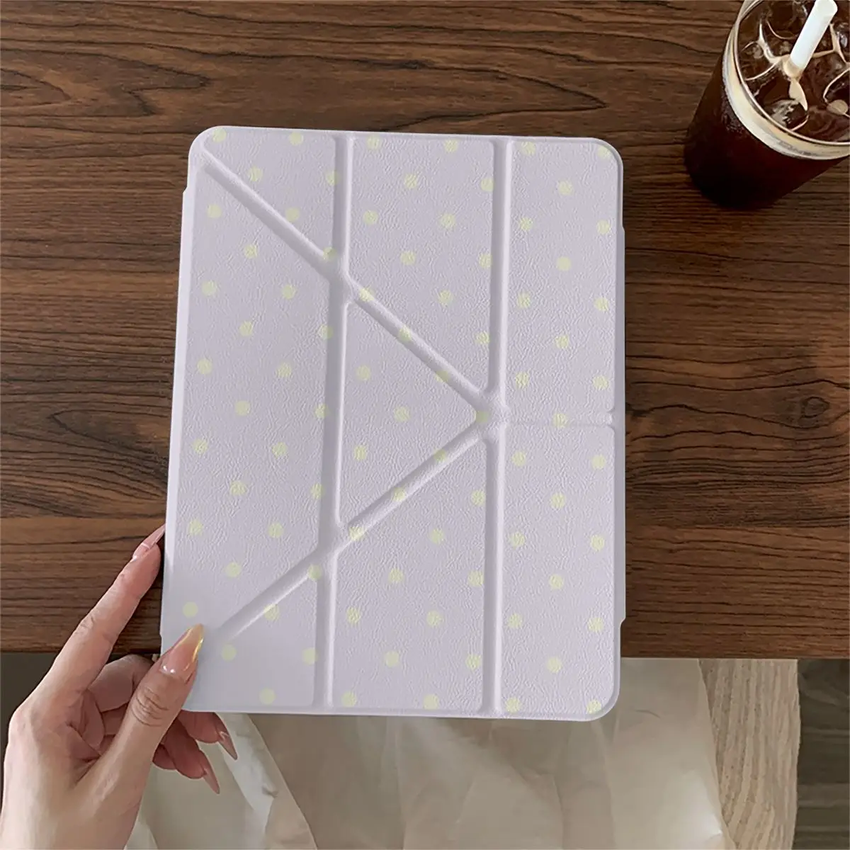 Polka Dot Puppy 3-Y Fold iPad Case For iPad Pro 11 13in 2025 iPad Pro 12.9in Air7 10th 11th M4/5 MINI Buckle Protective Cover