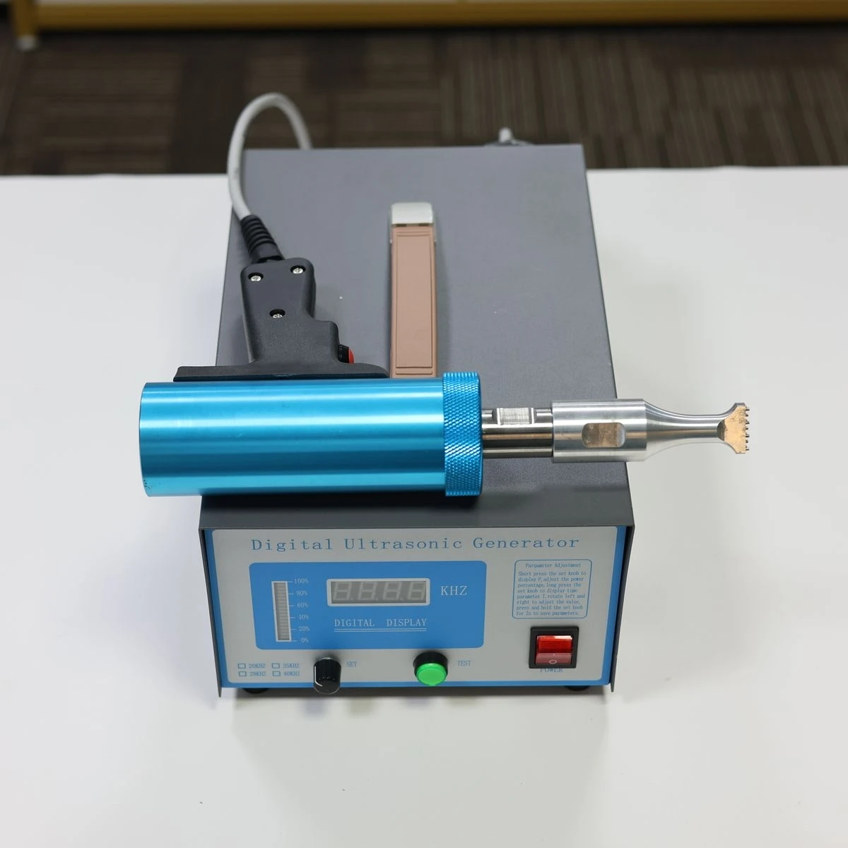 

KH-28KHZ Compact 1500W 28KHZ Ultrasonic Welding Machine Lightweight Design with Ergonomic Handle