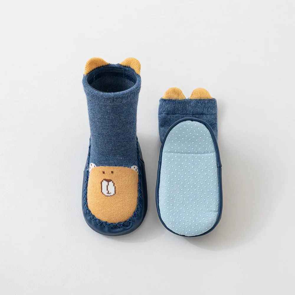 

Пара новых детских носков с мультяшным дизайном, тапочки с мягкой подошвой, противоскользящая обувь на мягкой подошве, удобные нескользящие носки, одежда для малышей