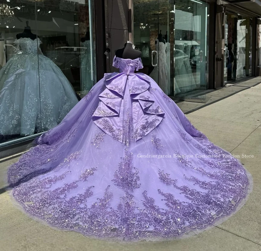 Lilac Purple Princess Luxury Quinceanera Dresses 2024 Off Shoulder Chapel Train Sparkling Crystal Applique vestido de 15 anos