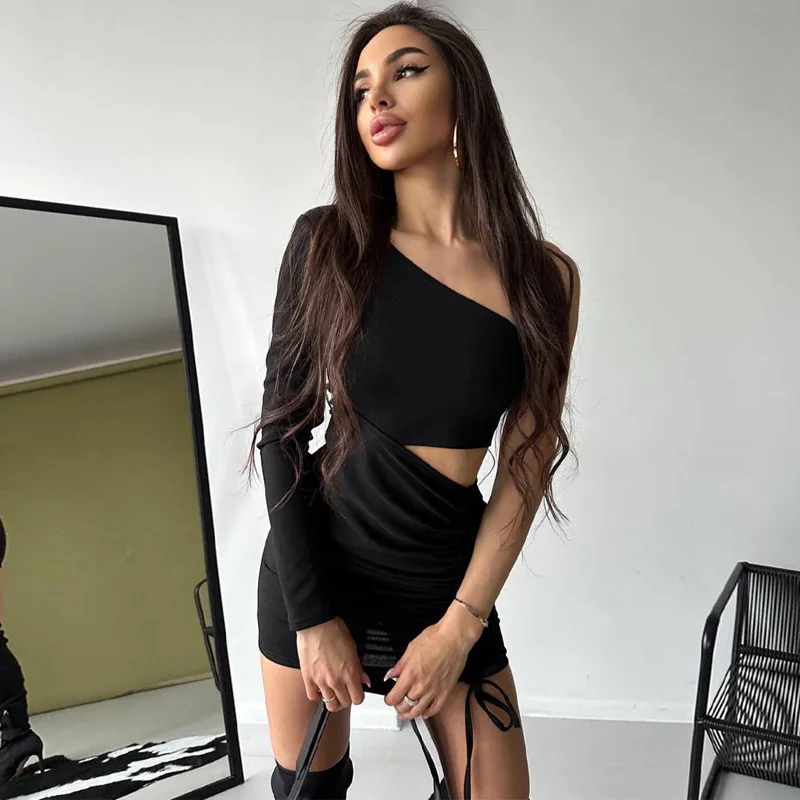 

Сплошная юбка на плечах и бедрах, комплект из двух предметов, облегающий крой с морщинами, весна-лето 2023, новая модная женская одежда черного цвета