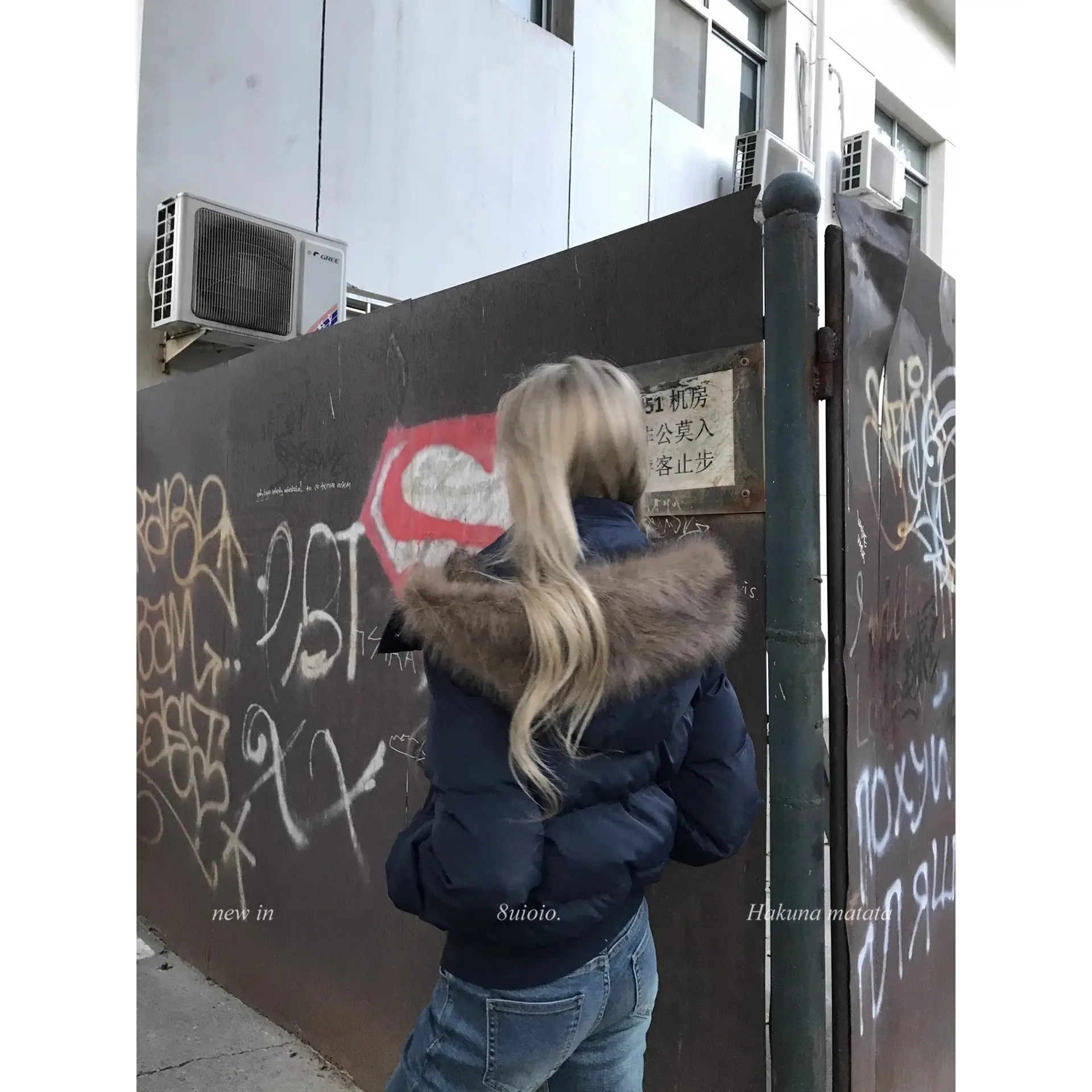 

Американская классическая зимняя новая розовая хлопковая женская куртка с меховым воротником и капюшоном 2025 Harajuku High Street морозостойкая толстая хлопковая куртка