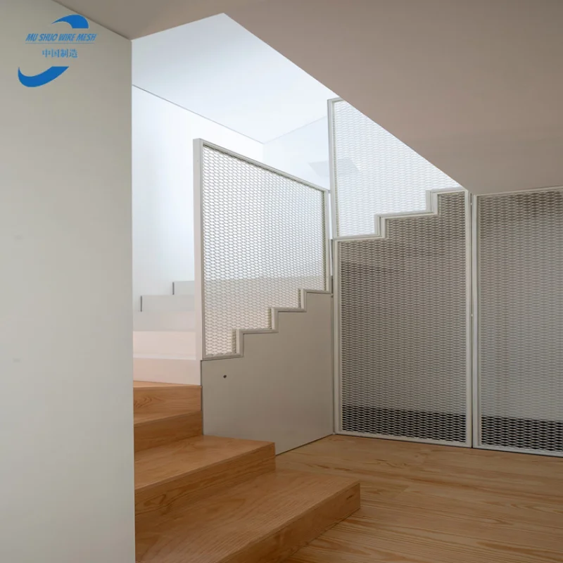 مخصص. طريق سياج سلكي ملحوم، سياج الاستاد، المنزل