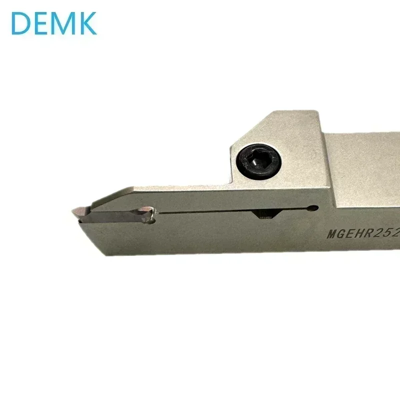 

Держатели для токарных резцов MGEHR серий MGEHR2020, MGEHR2525, MGGN200, MGGN400, MGGN6001, MGGN300, MGGN6002 с шагом резьбы 0,75-3 мм для механических токарных станков
