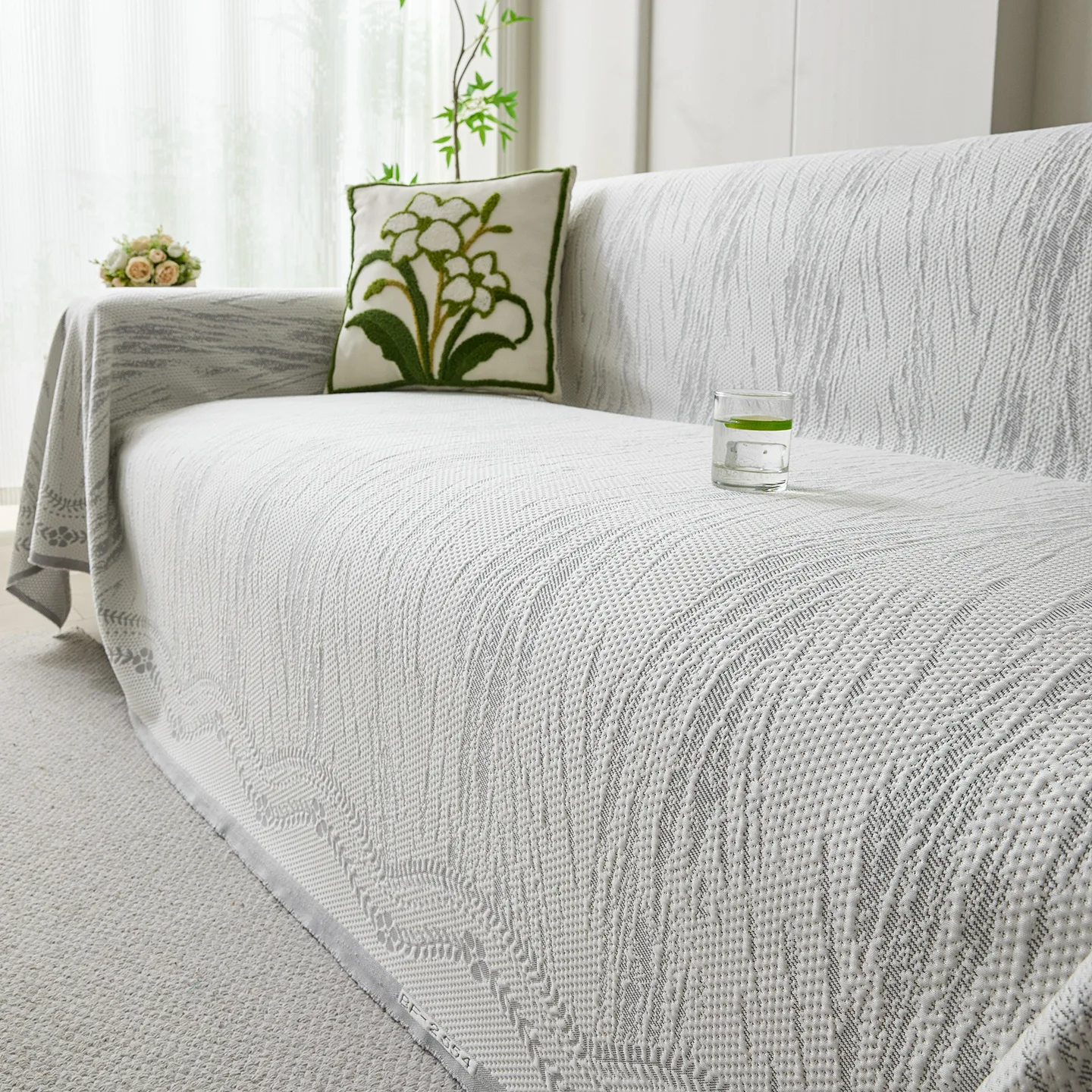 

Новый летний чехол для дивана из ледяного шелка 2026 года, однотонный, универсальный, нескользящий, S212