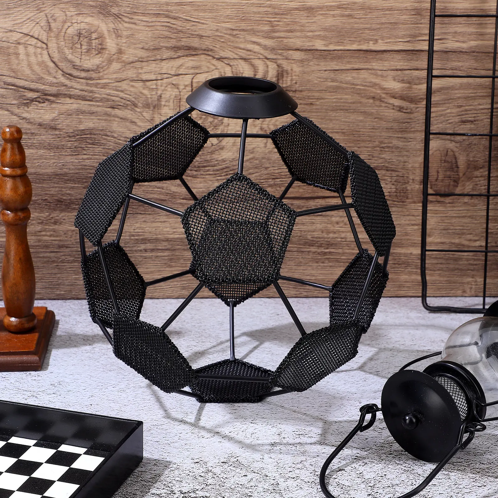 

Металлический плафон для лампы в футбольном стиле, отверстие под цоколь 4,2 см, стильная гальваническая отделка, мягкое освещение, защита от бликов, винтажный декор