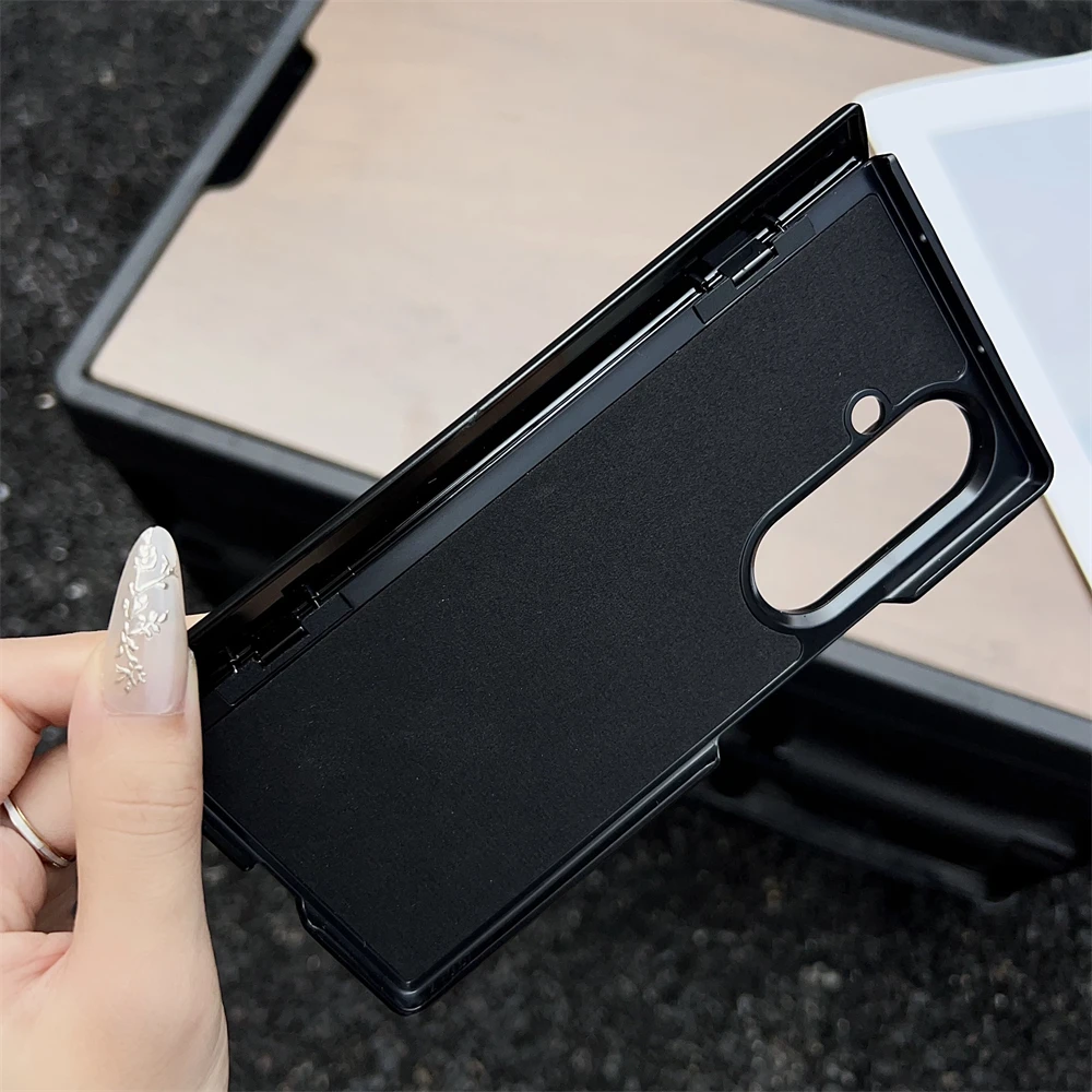 Чехол для Samsung Galaxy Z Fol – обзор и цена Leatherwork Drawing