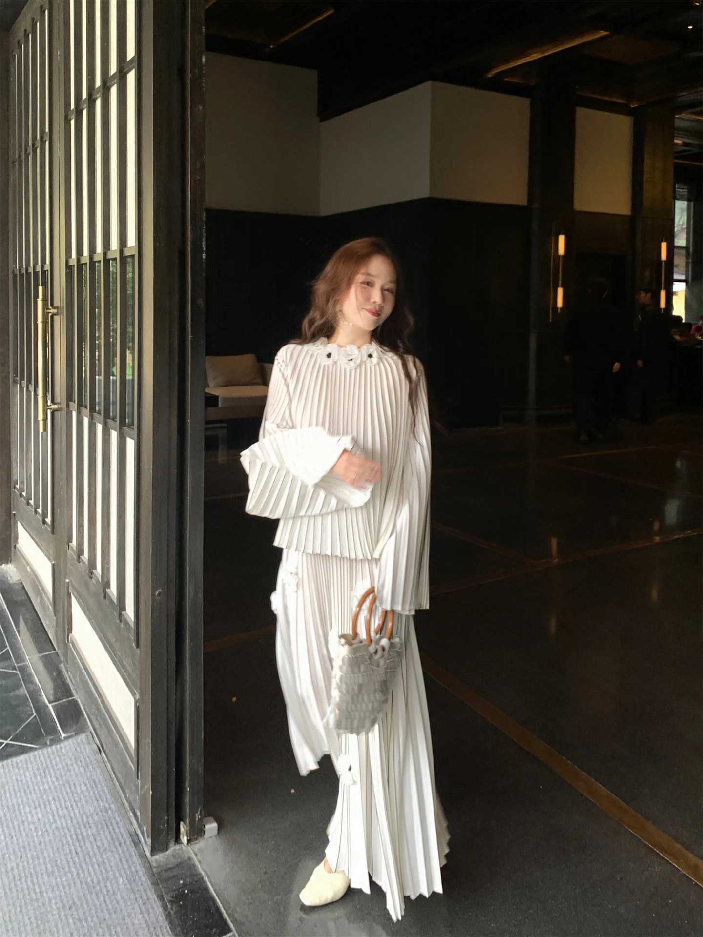 

Spring Casual Style Tea Rose Set Polyester Fiber Long Sleeve round Neck Regular Length Women's Shirt Wrinkle Resistant