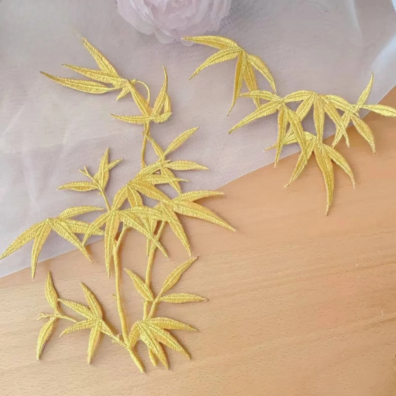 

High Quality Embroidered Gold Bamboo Leaf Lace Patches, Home Decoration Patches, DIY Cheongsam Bags, Shoe Accessories, Clothing