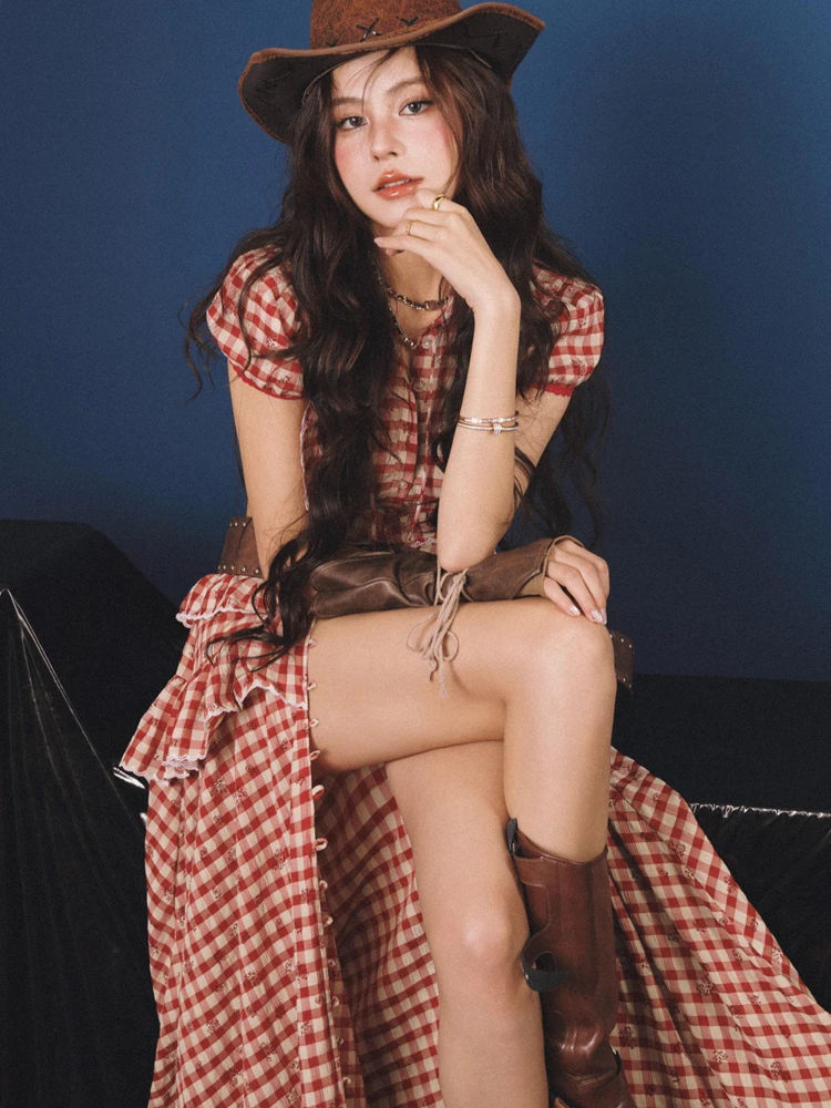 

Новый американский модный стиль: портретная фотография, одежда в ретро-стиле, образы дерзких девушек-подростков, персонализированные художественные портреты.