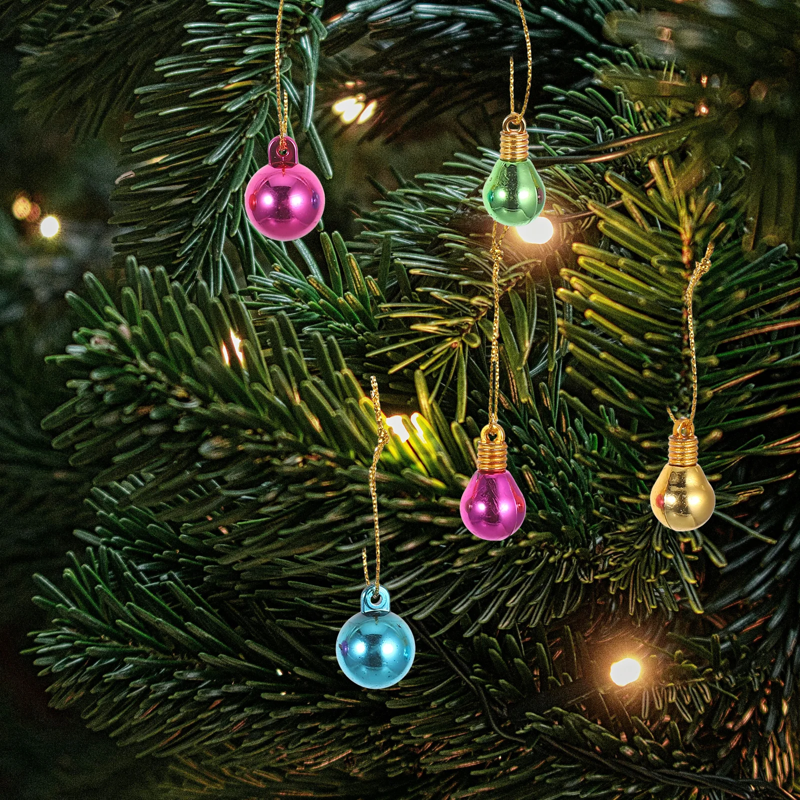 

100pcs Mini Christmas Light Bulb Ornaments Christmas Ball Ornaments Colorful Plastic Resin Light Bulb Hanging Pendants Xmas Tree