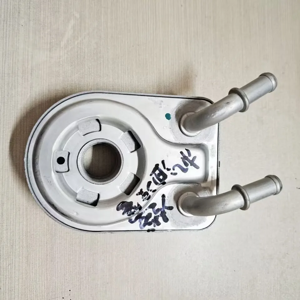 Auto parts High quality Engine Oil Cooler for DFSK Glory 580 Pro OEM: 1300300-F00-03