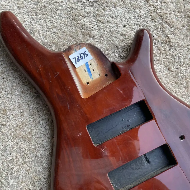 Special Sales 5 or 6 String Electric Bass Body Active Pickups Model Right Hand with Damages and Cracks for DIYTB675