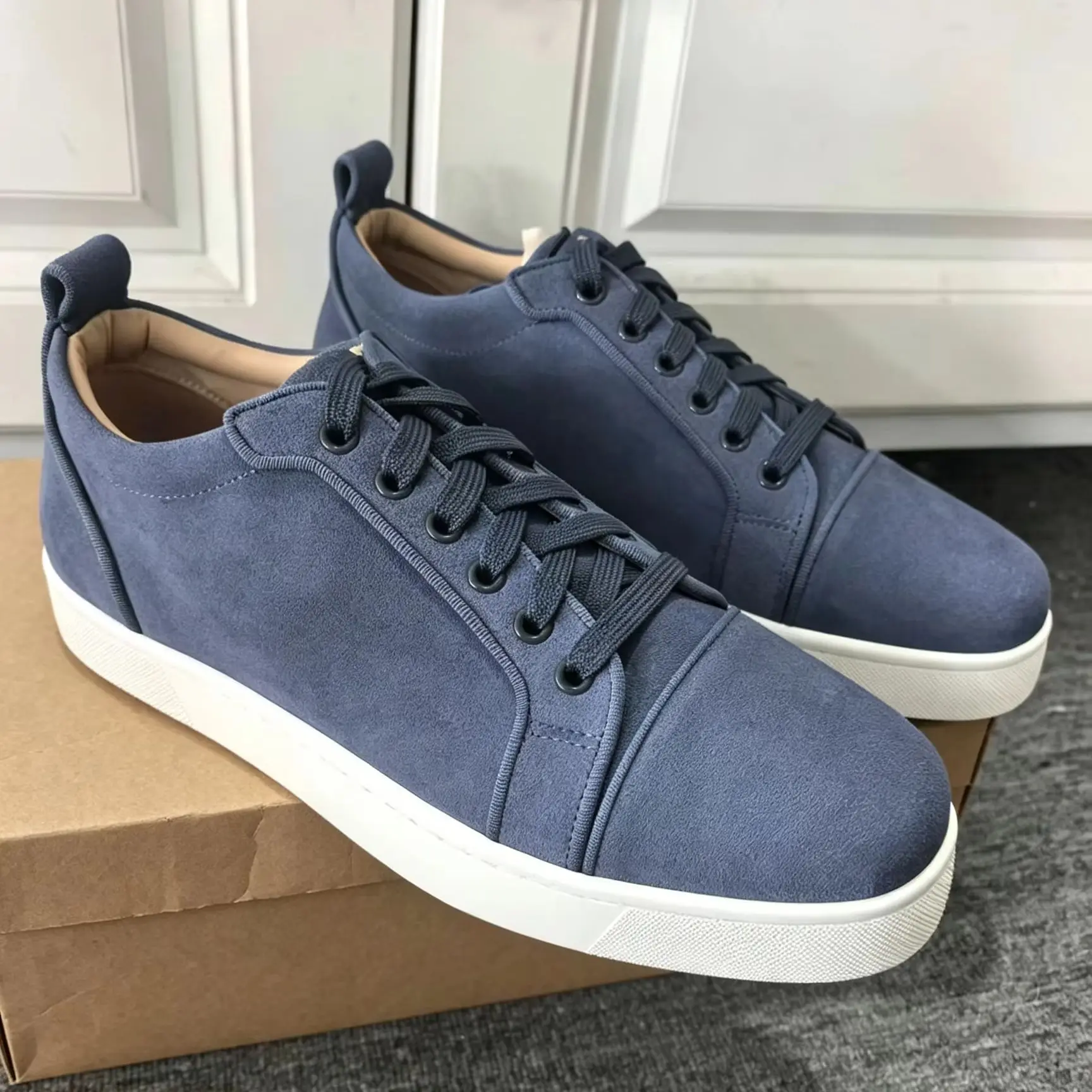 Men's 2026 Navy Suede Lace Up Low Top Sneakers Cap Toe Minimalist Design Daily Casual Business Ladies Daily Office Unisex Shoes