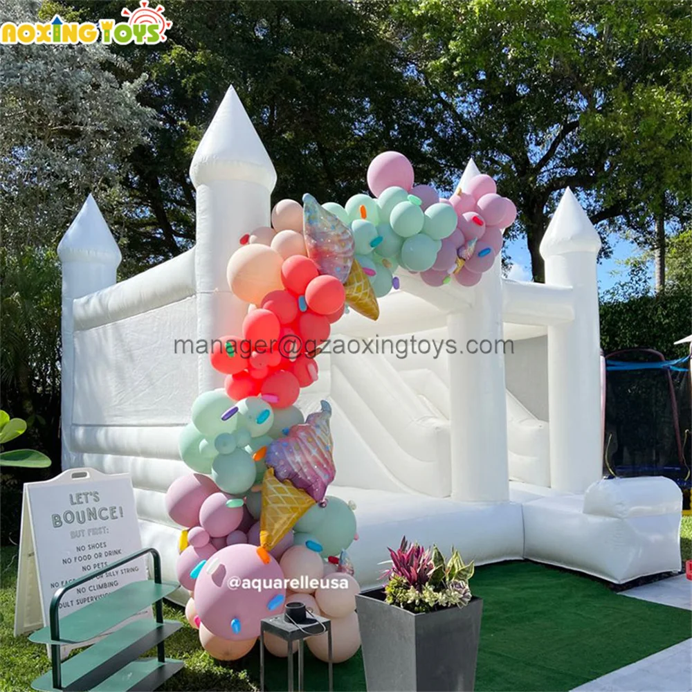 Commercial PVC สีขาวงานแต่งงาน Inflatable Bounce House สไลด์ Party Bouncy ปราสาทเต็นท์ Blower สำหรับเด็กผู้ใหญ่