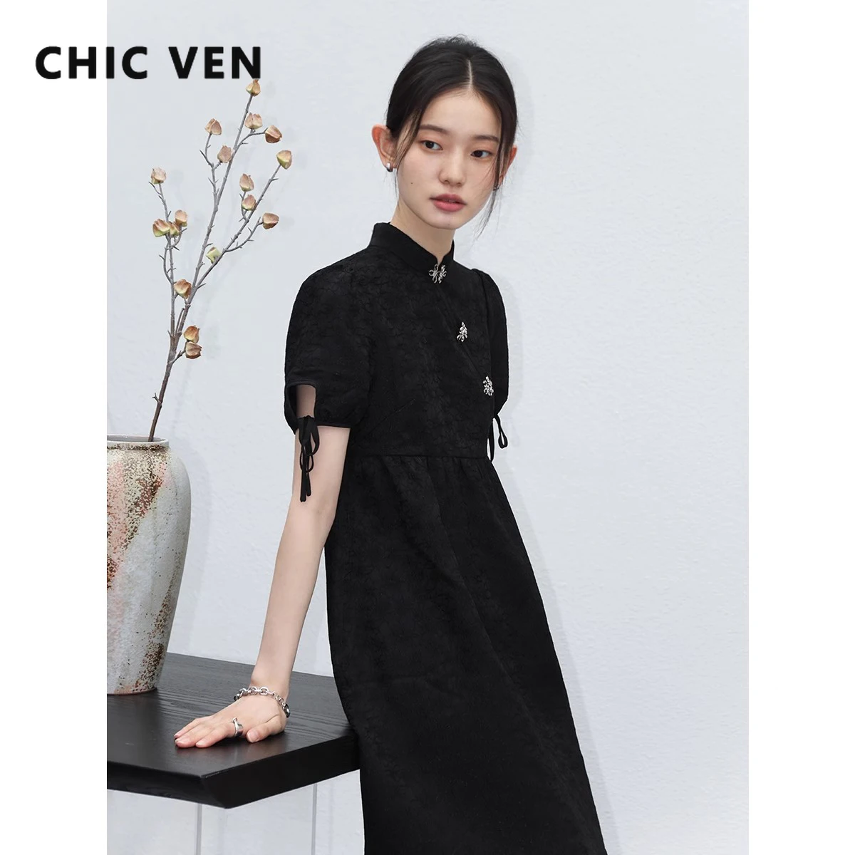 

CHIC VEN Women Dresses Black Stand-up Collar New Chinese Jacquard Bubble Short Sleeved Mid Length Qipao Dress Summer 2024