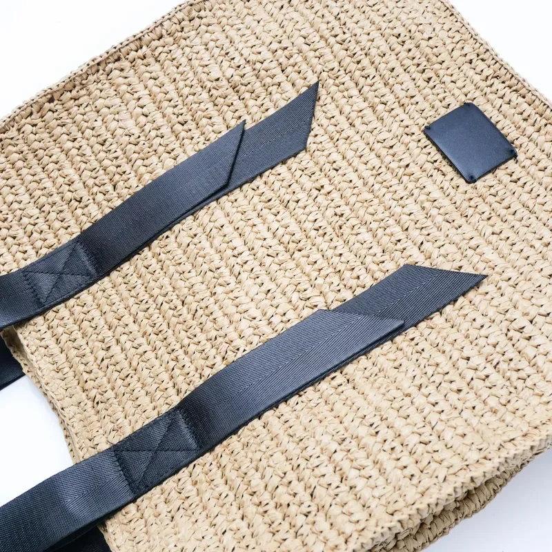 Retro hand-woven straw shoulder bag large capacity tote for women vacation beach travel accessory view 3