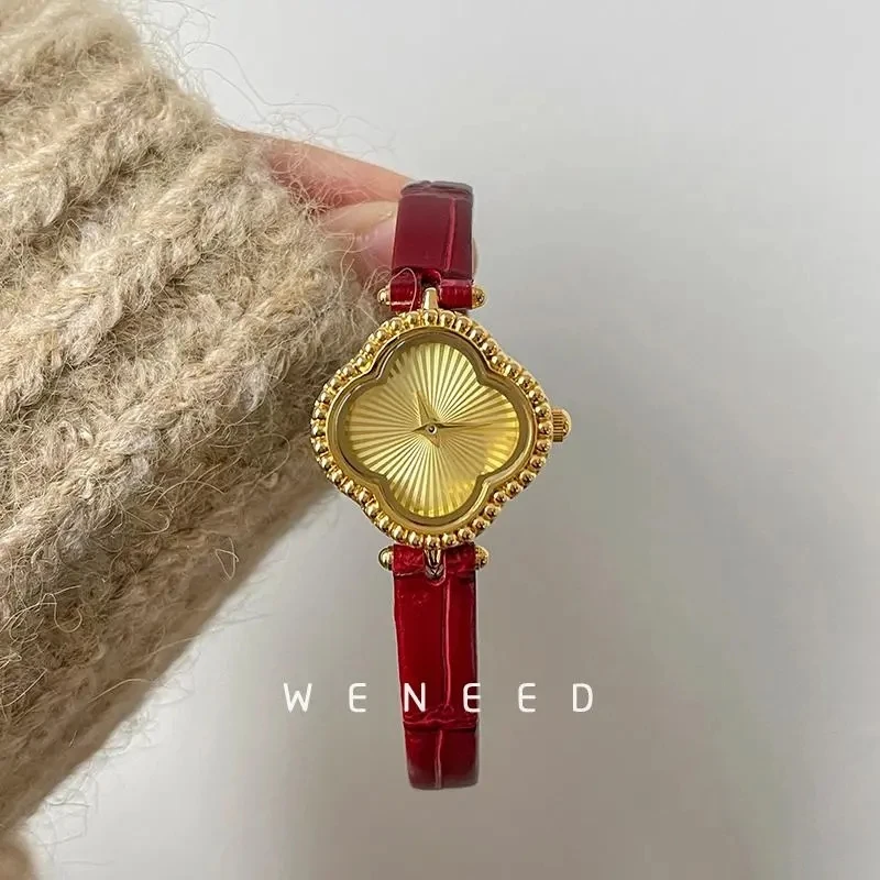 ساعة نسائية ريترو متخصصة بأربع أوراق البرسيم حزام ساعة هدية رائعة فتاة الموضة الفاخرة نمط القرون الوسطى