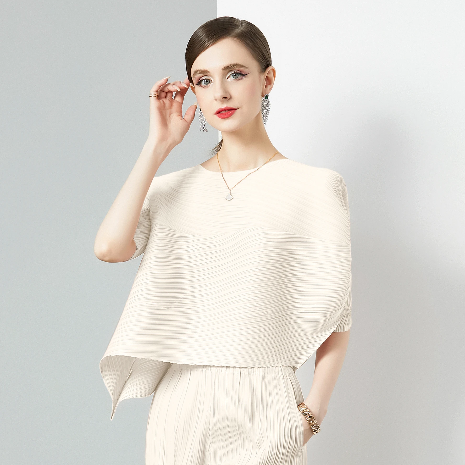 

Футболка миаке летняя свободная с круглым вырезом, простая Однотонная рубашка со складками, с асимметричным сращиванием, одежда с коротким рукавом