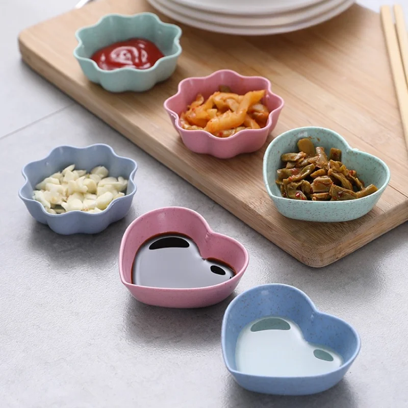 3Pcs Mini Nordic Style Heart / Leaf / Flower Shaped Color Wheat Straw Sauce Dish Household Dipping Sauce Pickles Vinegar Dish