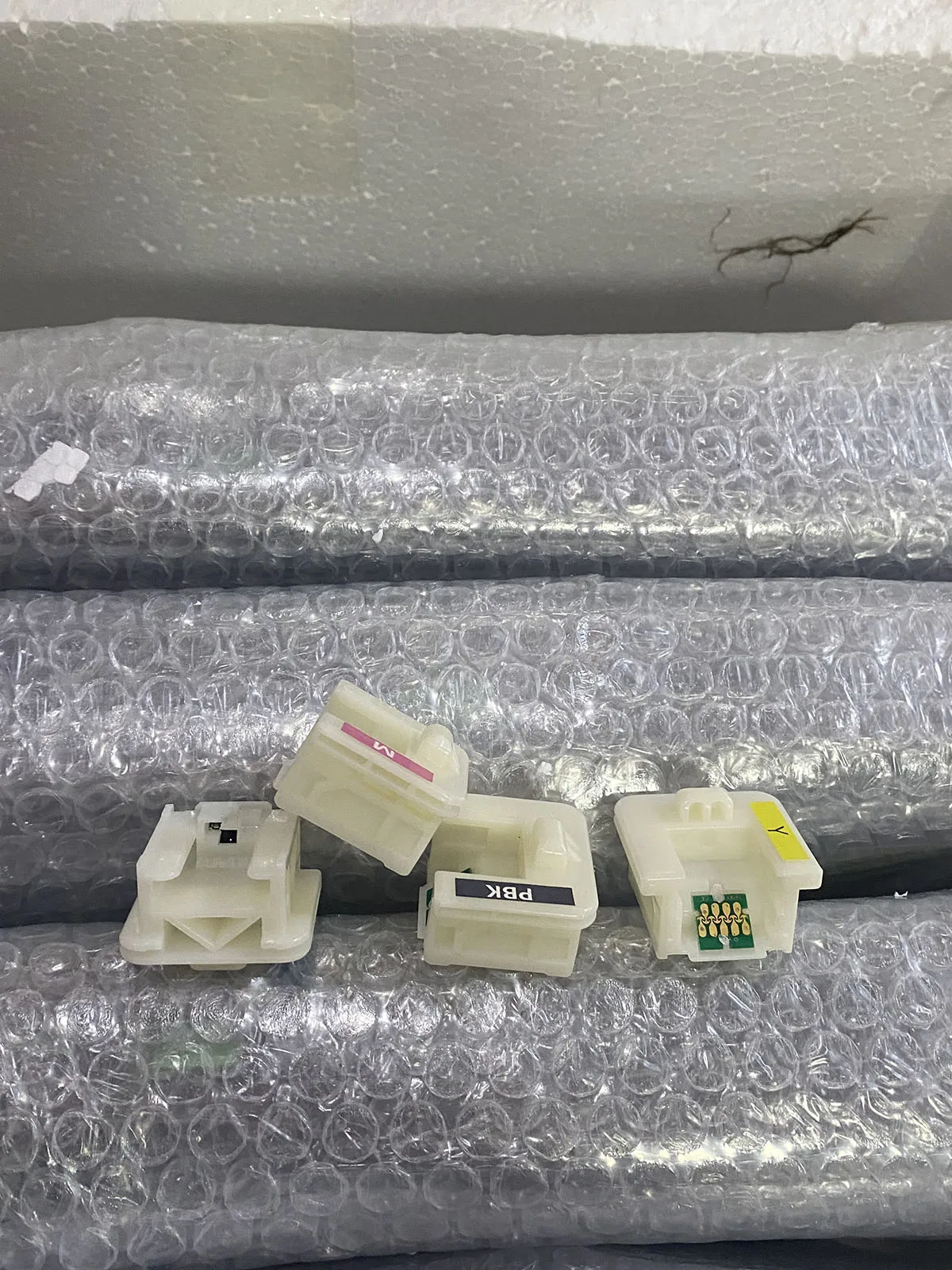 

T741X-T7414 T7411 T741X Cartridge Chip Unit For Epson SureColor F6000 F6070 F6200 F6270 F7000 F7200 F7270 F9300 Ink Tank Chip