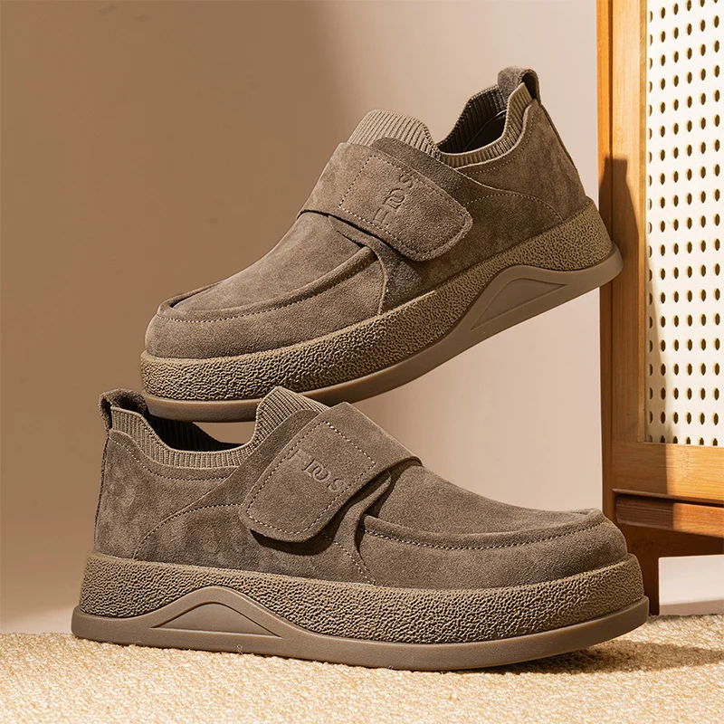 

2025 New luxury Men's Casual Leather Shoes Soft Fashion Designer Loafers Stylish Male Classic Retro Autumn Winter Styles