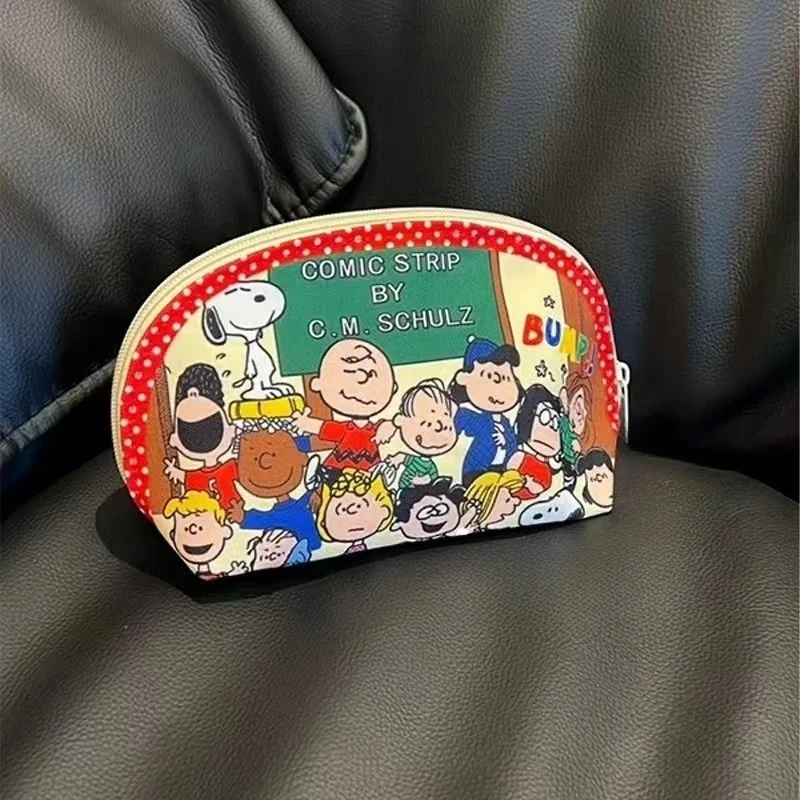 2026 New Kawaii Snoopy Printed Pencil Bag Beautiful Retro Comic Stationery Bag Cute Zipper Pencil Bag Suitable for School Trips