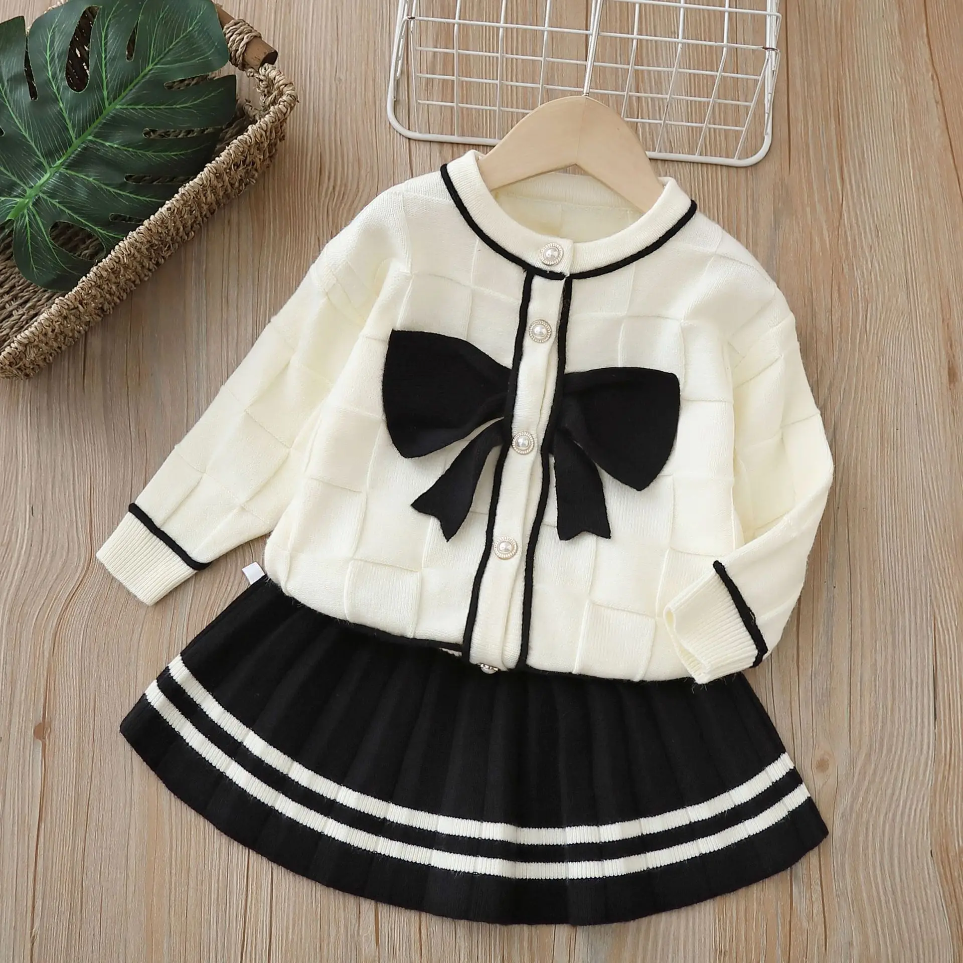 

Кардиган с бантом и бриллиантами для девочек и плиссированная юбка, комплект из 2 предметов, зимний вязаный свитер, корейская модная одежда для малышей