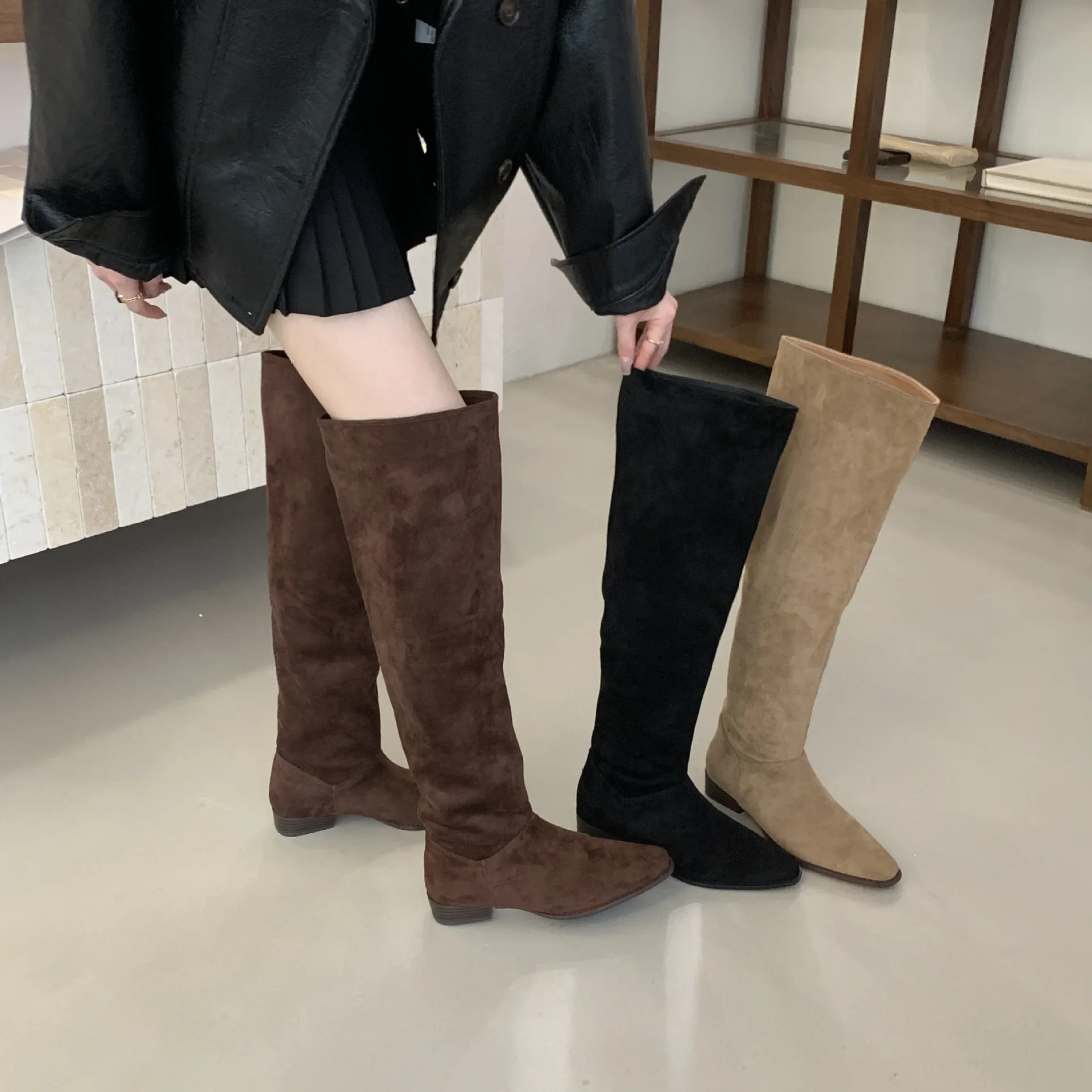 

Женские ботинки с большими стенками, прямые ботинки на плоской подошве, замшевые длинные ботинки, плиссированные декоративные ботинки, модные зимние ботинки