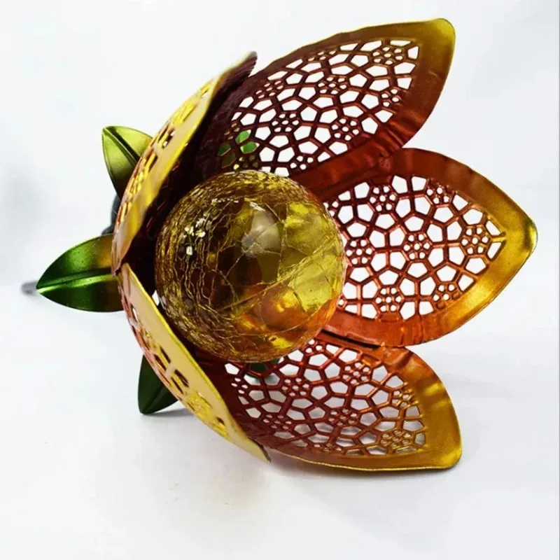 مصباح يعمل بالطاقة الشمسية على شكل لوتس - تركيبات إضاءة خارجية - مصباح شارع لتزيين الحديقة - مناسب للحديقة والفناء