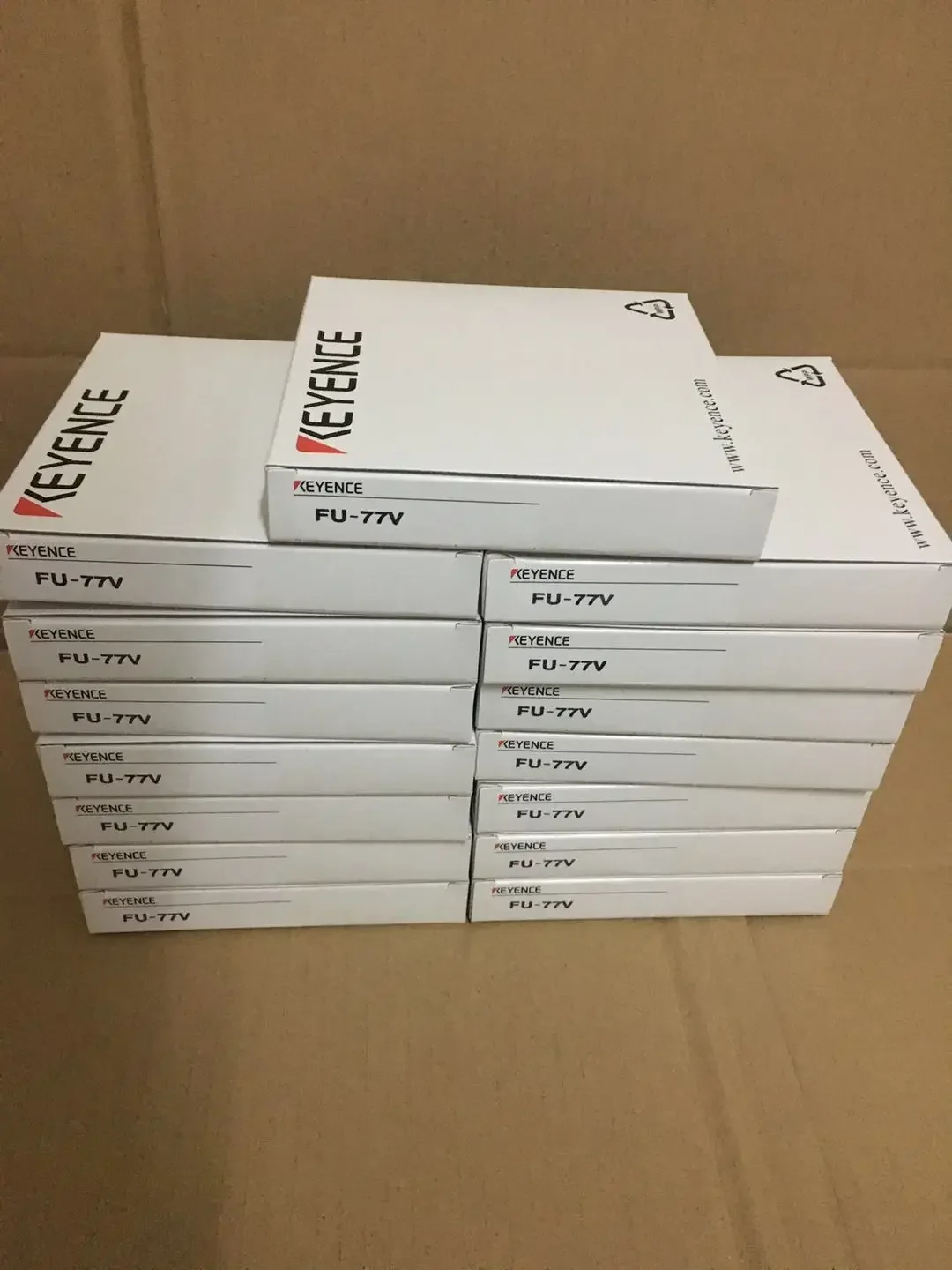 

Special offer Japan's new original KEYENCE light brazing: FU-77V