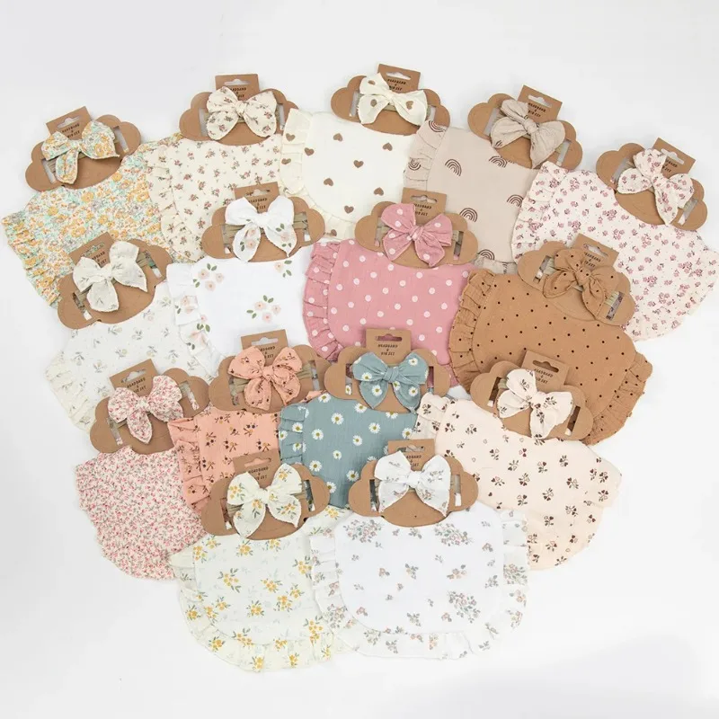 

2Pcs/Set Ruffled Edge Muslin Cotton Baby Bibs Hair Bows Girls Headbands Flower Print Saliva Towel Feeding Burp Cloths Scarf