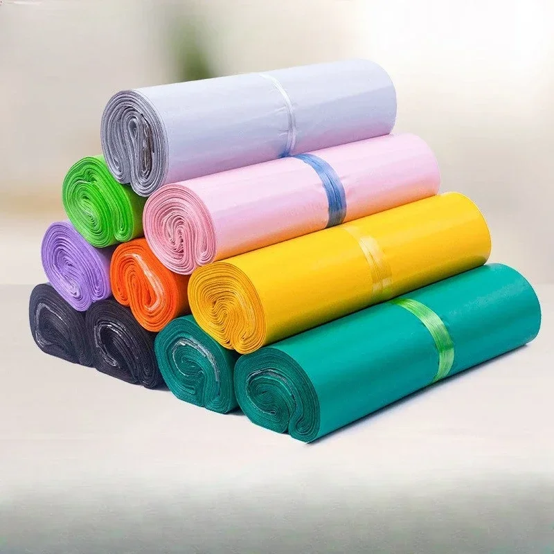 100 Green First Grade New Express Bags Per Roll, Used for Packaging, Transportation, and Mailing