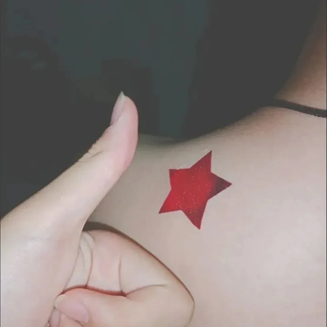 Jolyne Cujoh tatuaggi a forma di stella con voglia di farfalla Anime Cosplay impermeabile tatuaggio finto adesivo temporaneo puntelli di carattere