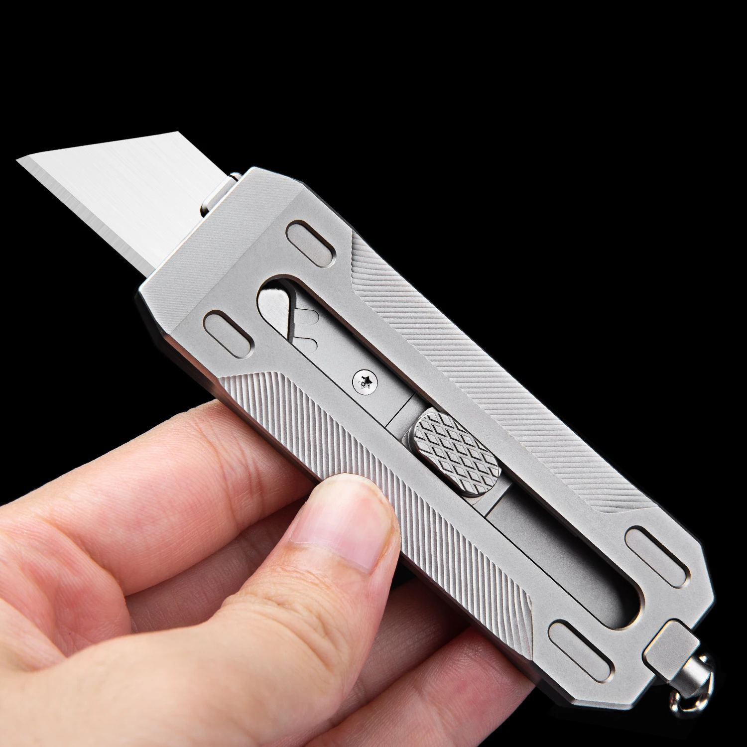 Advanced Titanium Alloy Utility Knife Outdoor Practical Cutting Tool Going Out For Self Defense Broken Window