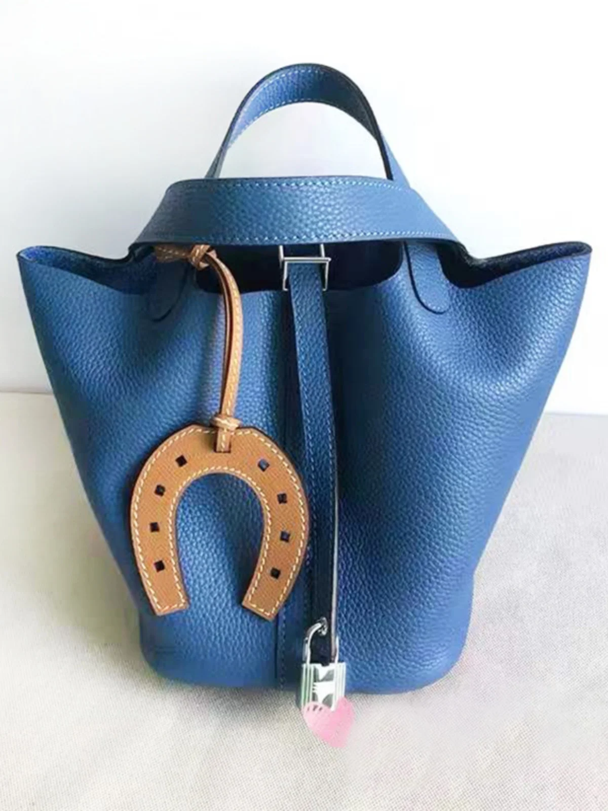 Cole de cuero genuino h a mano con forma de herradura de caballo, accesorio decorativo para bolso, adecuado para bols...