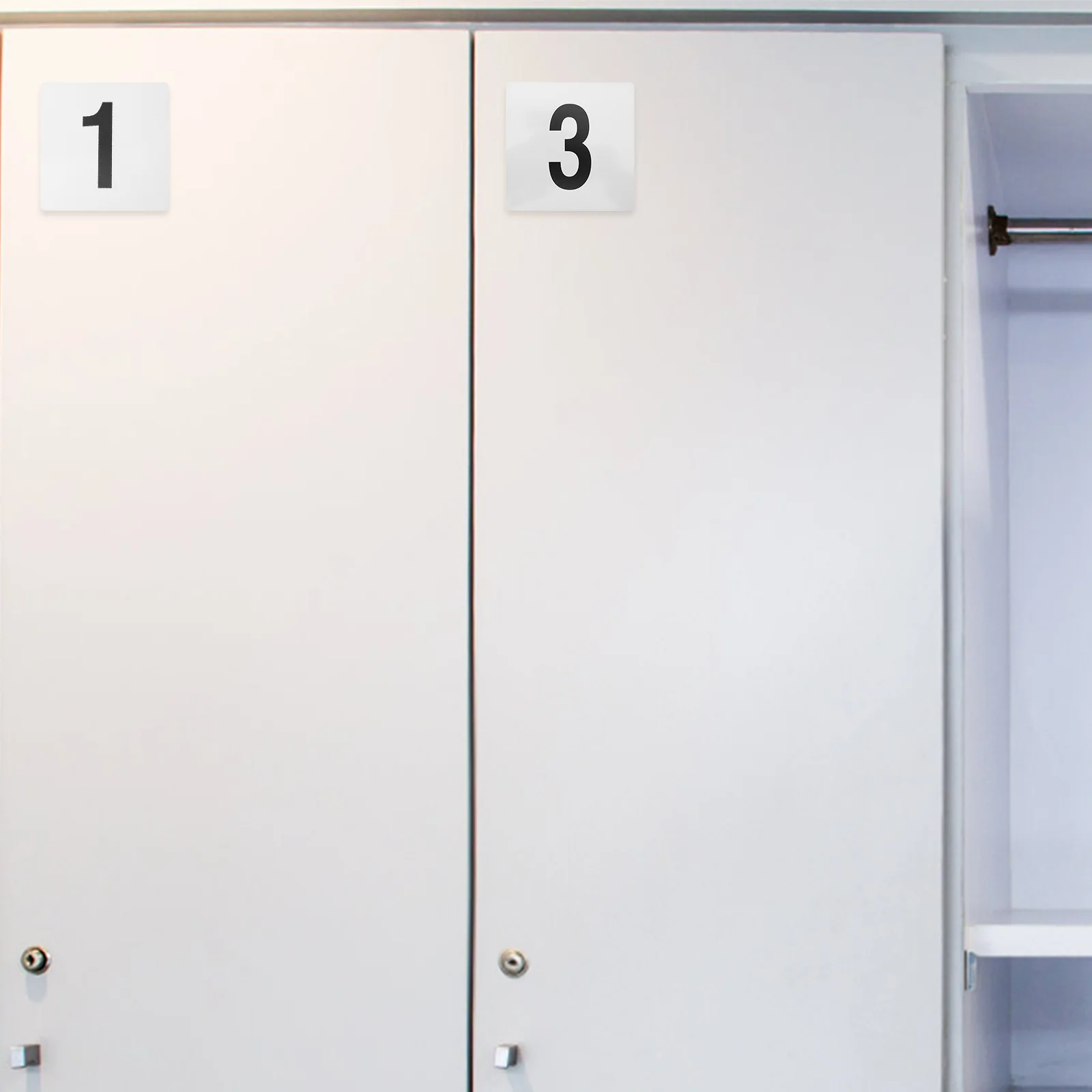 

1Set Number Card Set 1-50 Double Sided Reusable Plastic Table Number Cards for Wedding Restaurant Gym Locker Decorations