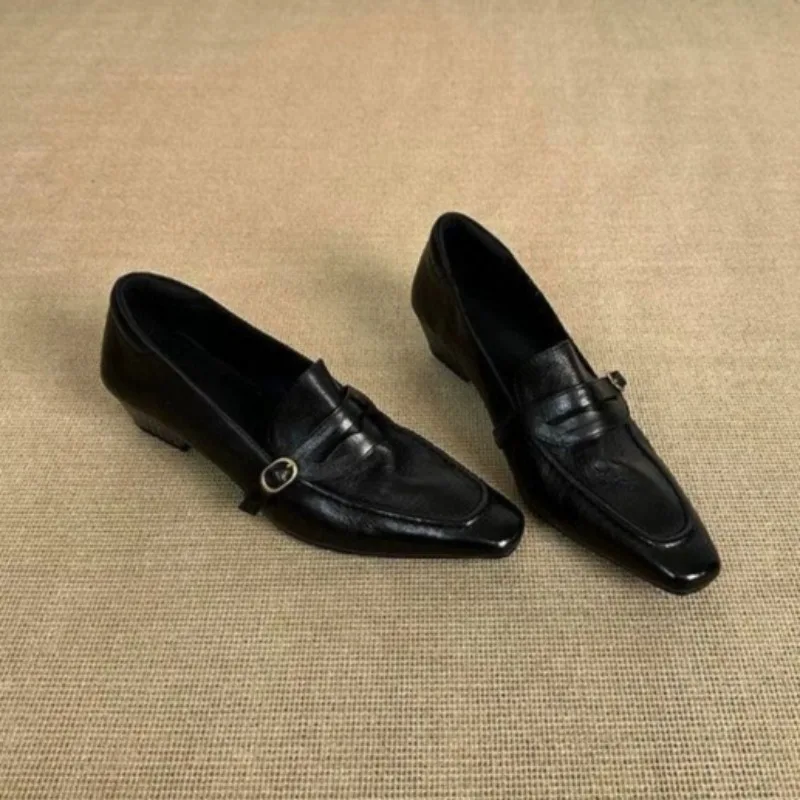 

Туфли-лодочки 2026 с квадратным носком, глубоким вырезом, металлической пряжкой, нескользящие, износостойкие, на блочном каблуке, низкие