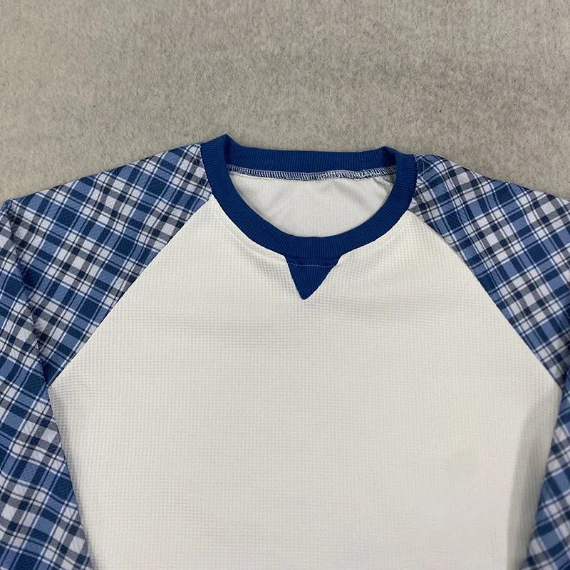 Retro-Kariertes Schulter-Waffel-Langarmshirt mit Rundhalsausschnitt, lässiger, lockerer, vielseitiger, trendiger Herrenpullover für den Herbst. – Detail 6