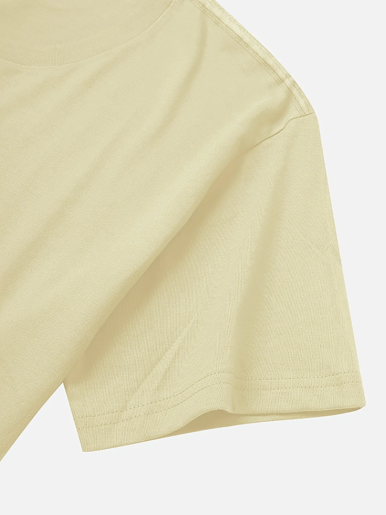 เสื้อยืดกราฟิกดนตรีสีชมพูอ่อนของผู้หญิง โน้ตดนตรี ชุดลำลองทุกวัน แฟชั่นฤดูร้อน เสื้อท็อป วัสดุที่สวมใส่สบาย แขนสั้น