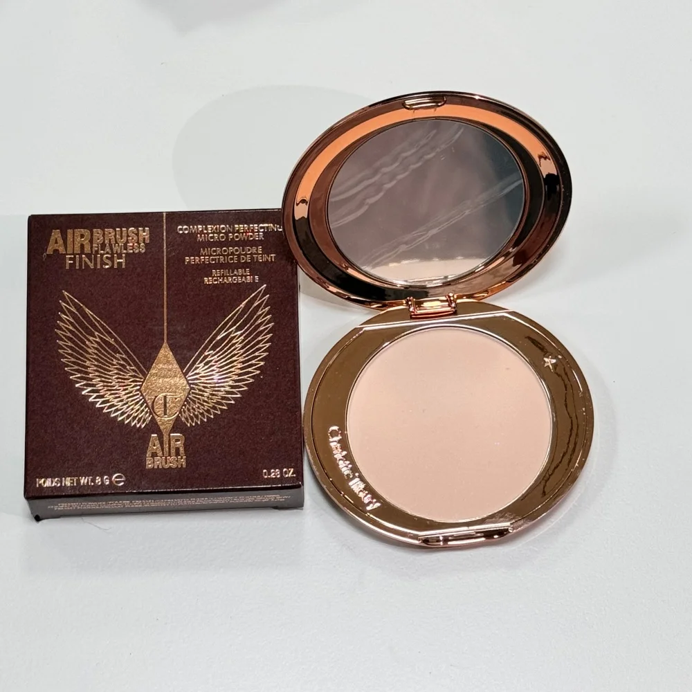 Charlotte Tilbury Flüssige Foundation Cushion Foundation Fixierspray Kompaktpuder Concealer Natürlich Feuchtigkeitsspendend Makelloses Make-up