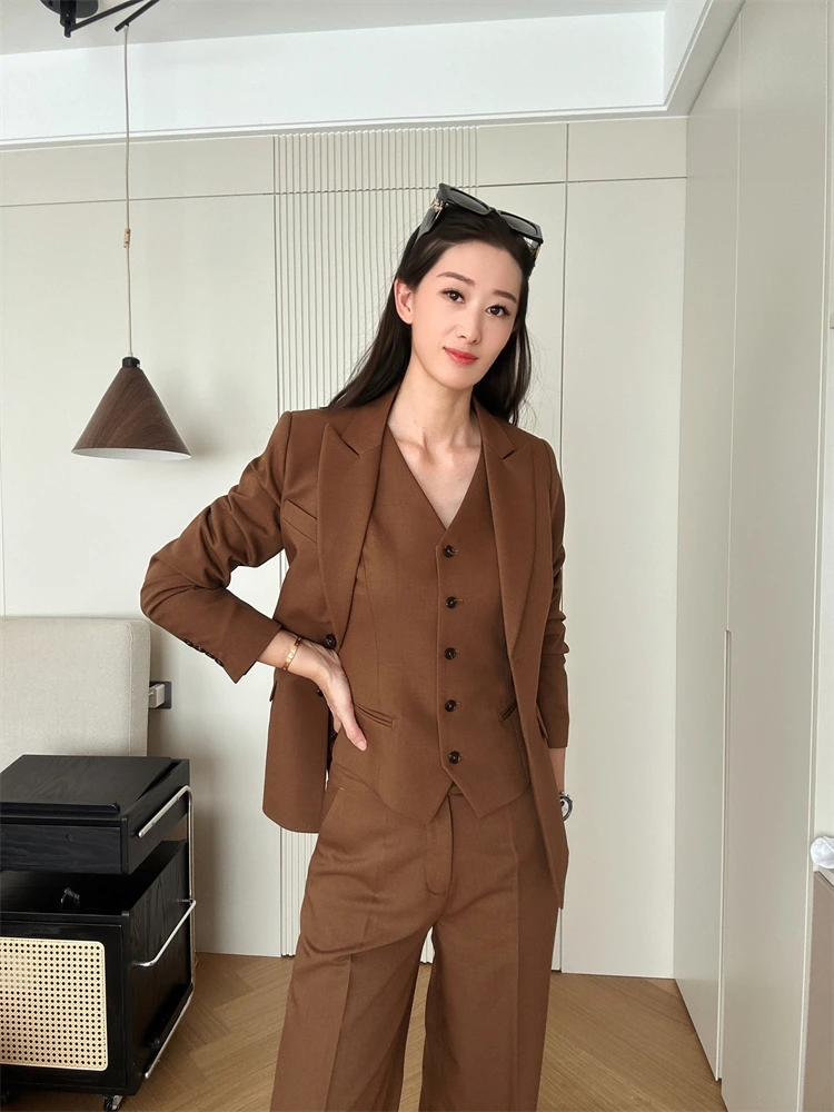 厚みのあるディープブラウンのスリーピーススーツセット女性用ビジネスインタビュープロフェッショナル秋冬通勤スタイルテーラードフィット