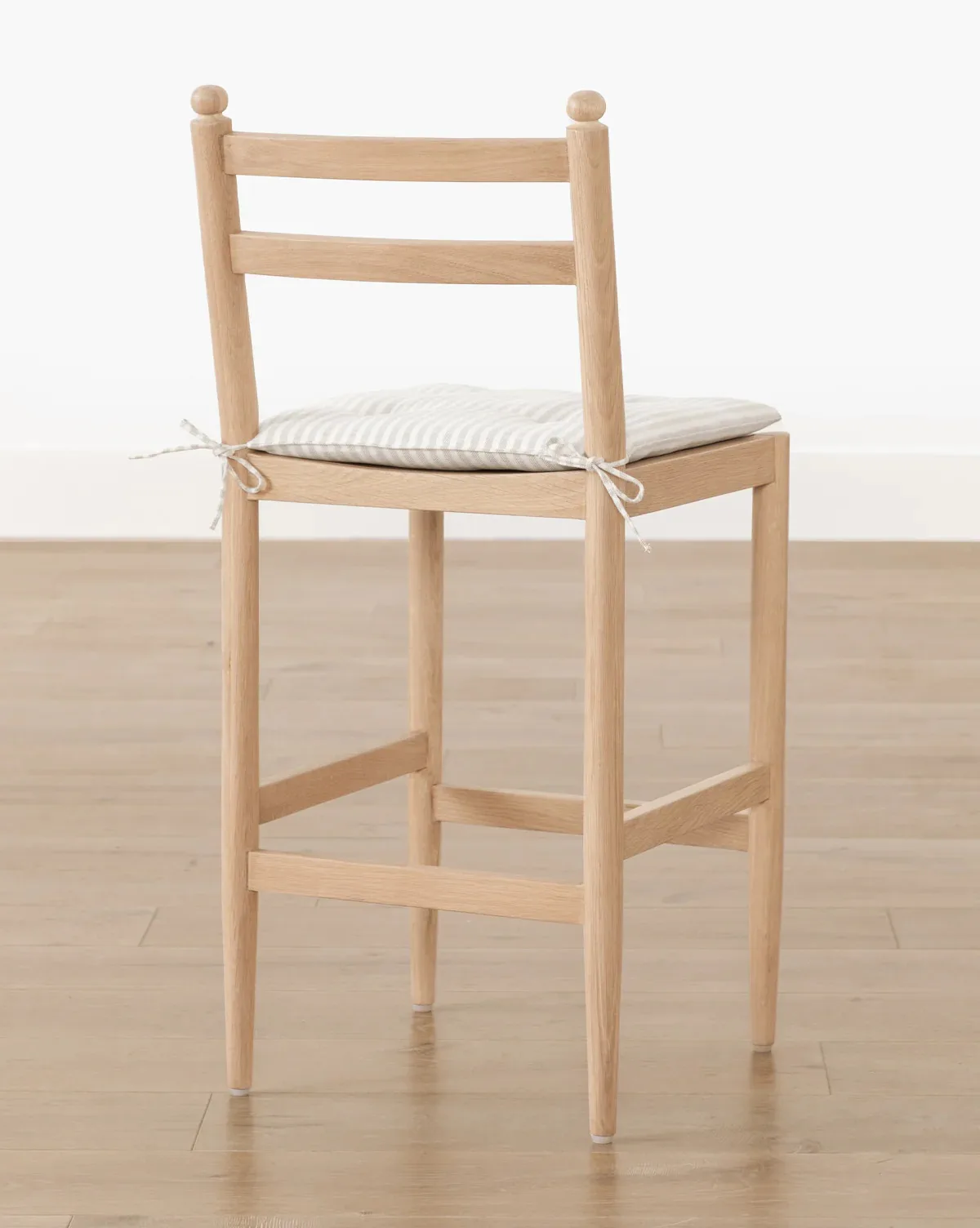 

#！ Nordic Retro Solid Wood Bar Stool Modern Simple Fabric Durable for Commercial Dining Hotels Bars Apartments Coffee Shops Home