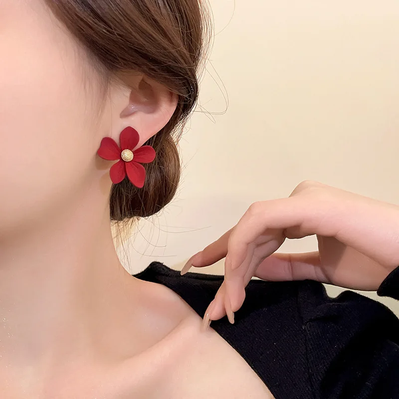 Asymmetric Red Flower Stud Earrings For Women Fashion Long Tassel Pendant Petal Earrings Casual Party Jewelry Girls Friends Gift