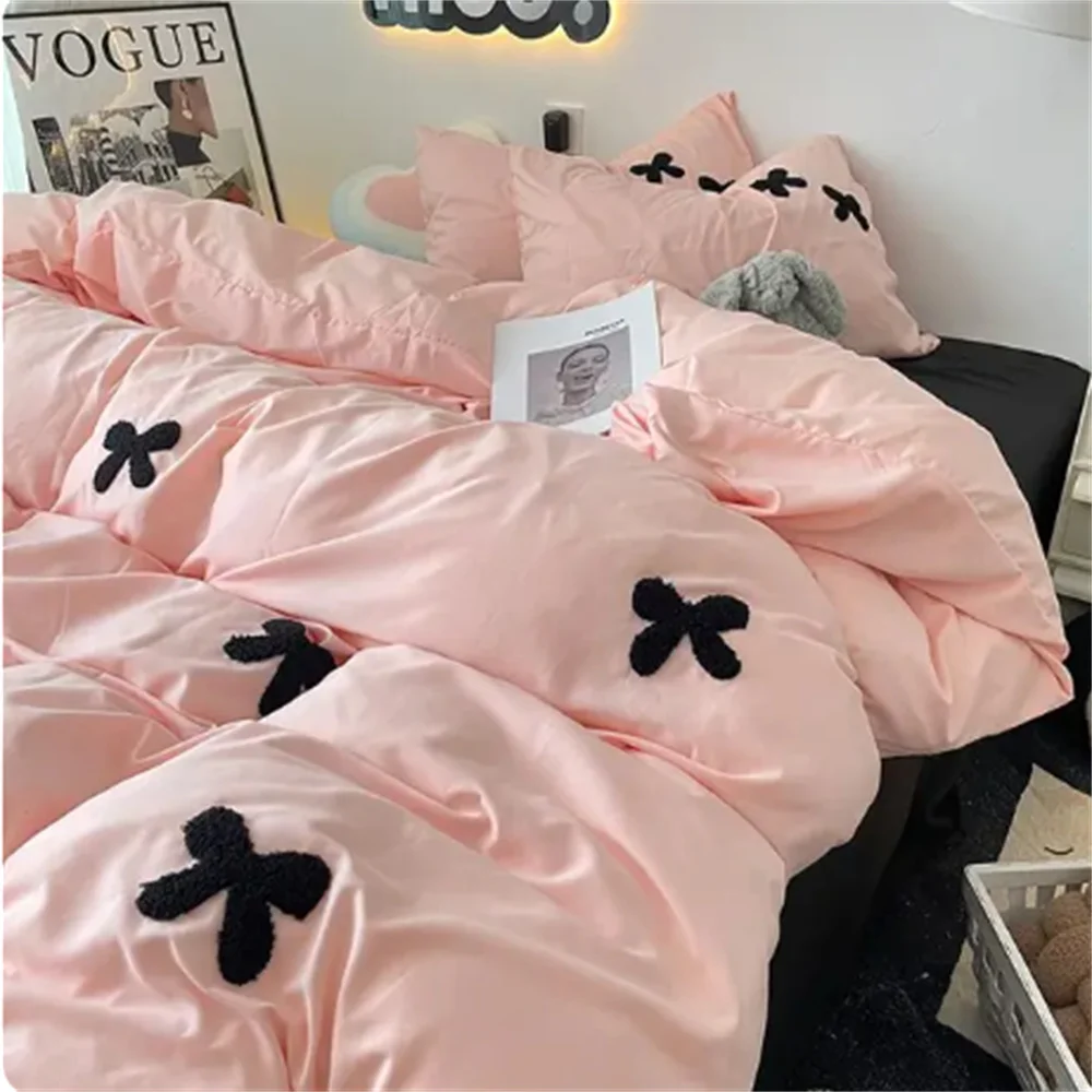 2024 New Minimalist Bedding Set Blue White And Black Interwoven Embroidered Black Bow Towel Set Of Four Suitable For 1.5