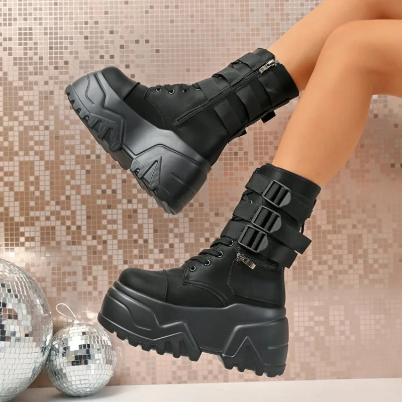 

Мотоциклетные ботинки до щиколотки с пряжкой на ремне, модные лаконичные пикантные женские туфли на платформе с круглым носком, увеличивающие рост, на шнуровке, новинка