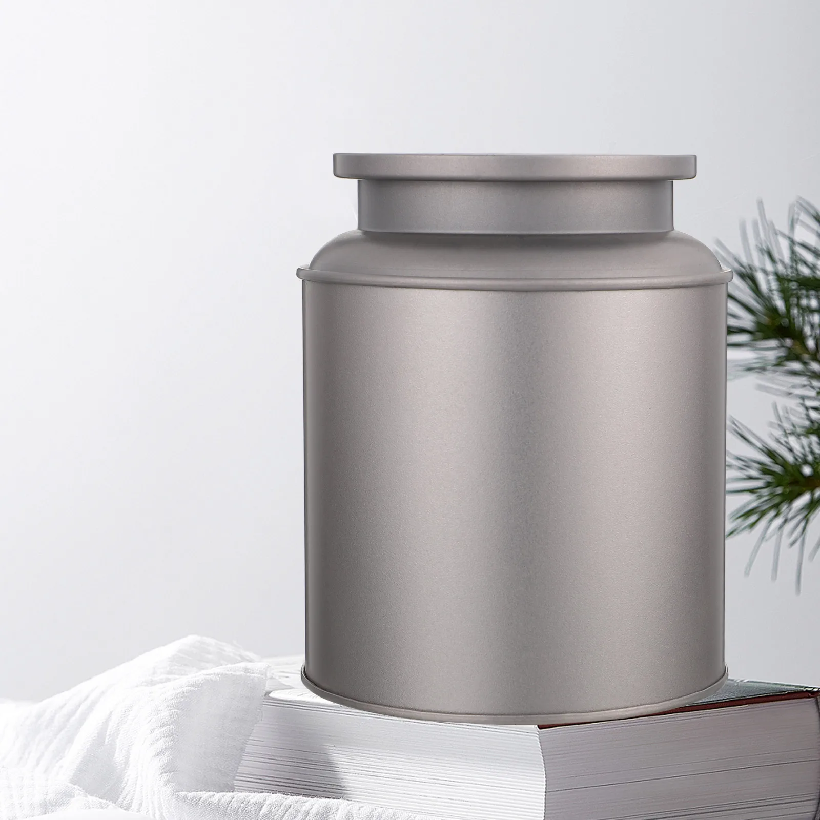 

Tea Storage Container Airtight Tinplate Jar Golden Sealed Canister for Loose Tea Large Caliber Compact Design Home
