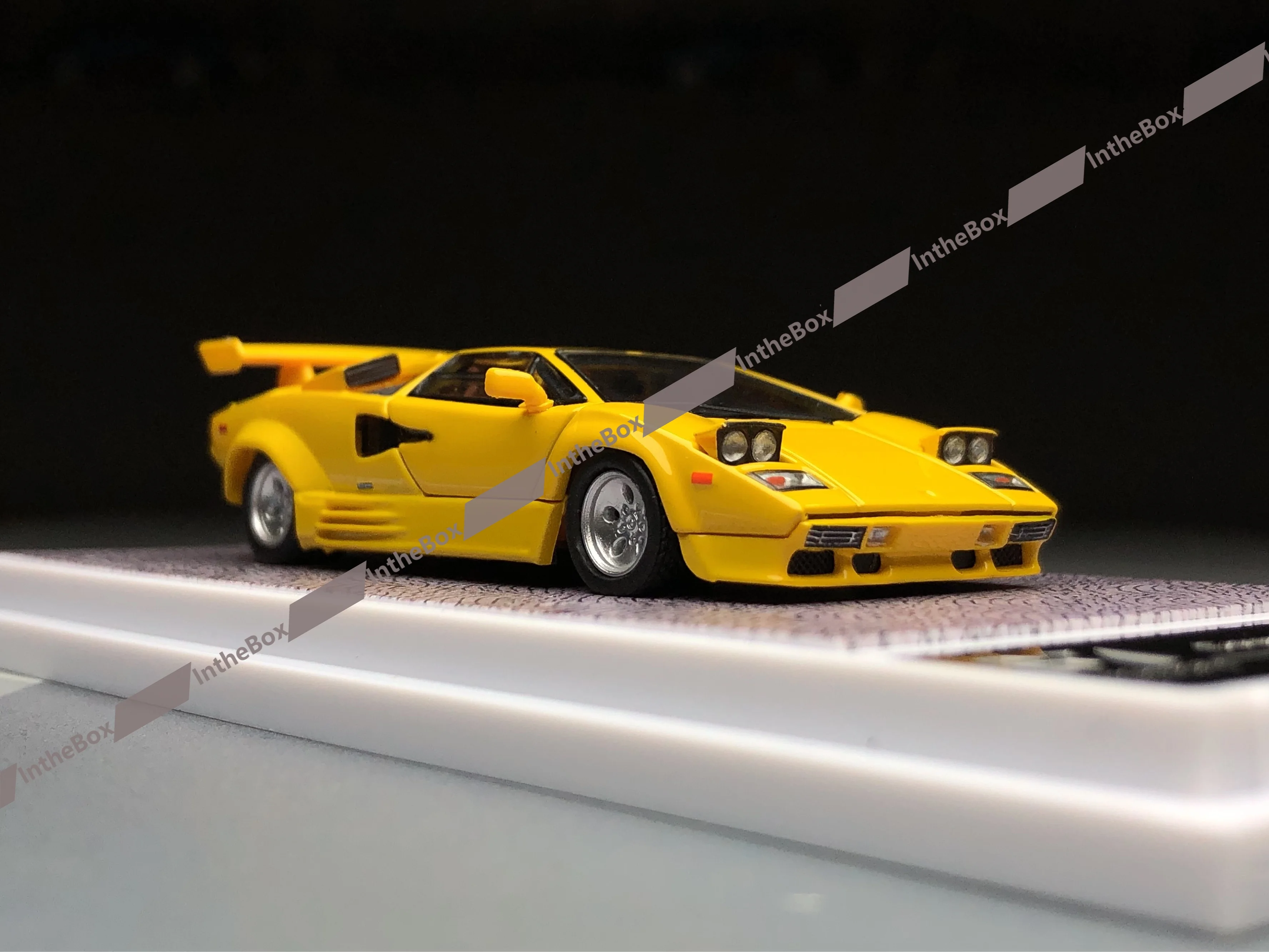 FindClassically FY Countach LP5000 QV amarillo 1:64 modelo fundido a presión colección de coches juguetes de Hobby de edición limitada